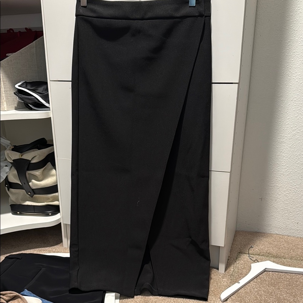 Elegant Black Women's Skirt
